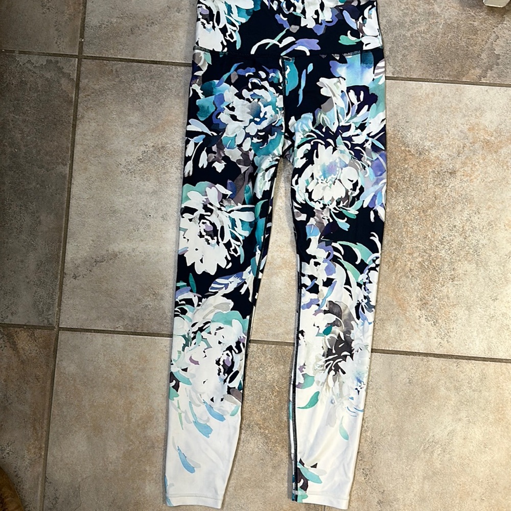 Athleta Blue Floral Leggings